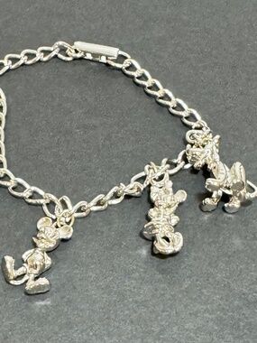 Disney Silver Tone 6.5" Charm Bracelet With Mickey Minnie Goofy Donald Pluto